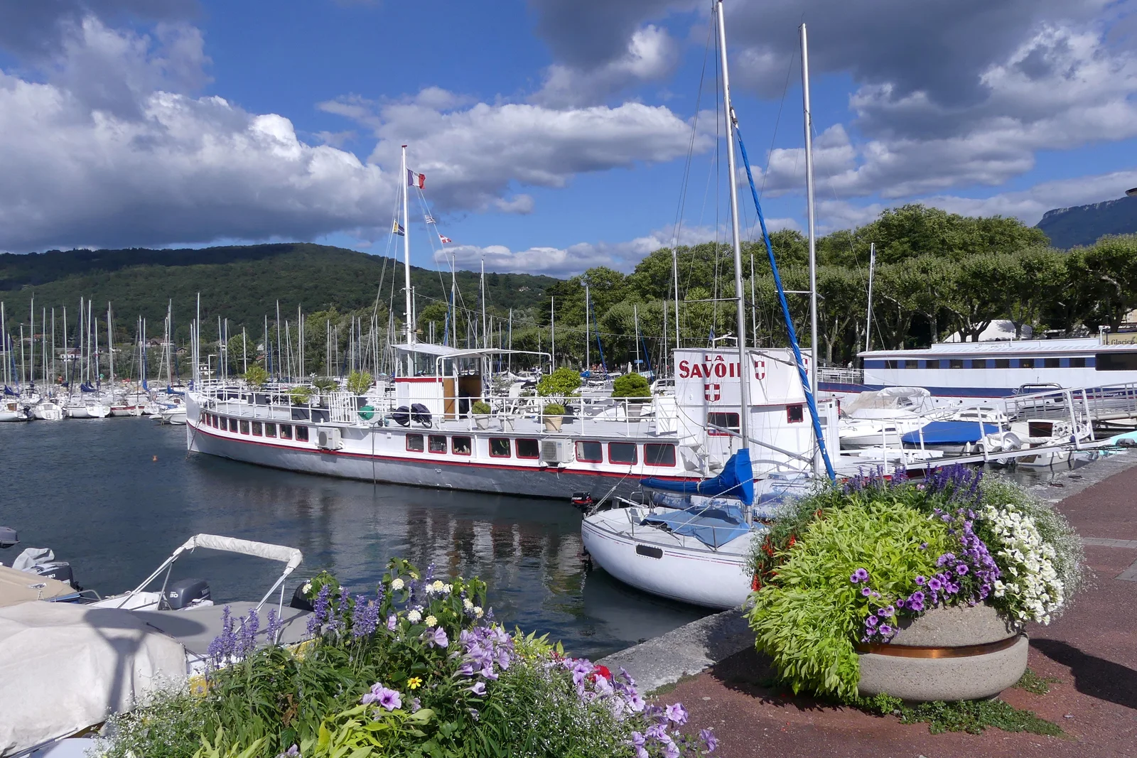 Grand Port Aix-les-Bains dan kapal La Savoie
