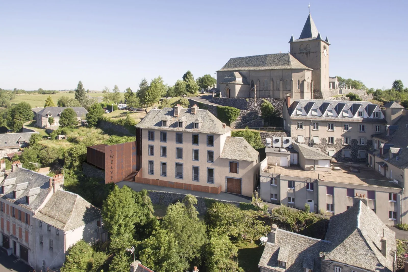 ลากีโยลและโบสถ์แซ็ง-มาติเยอบนยอดหมู่บ้าน