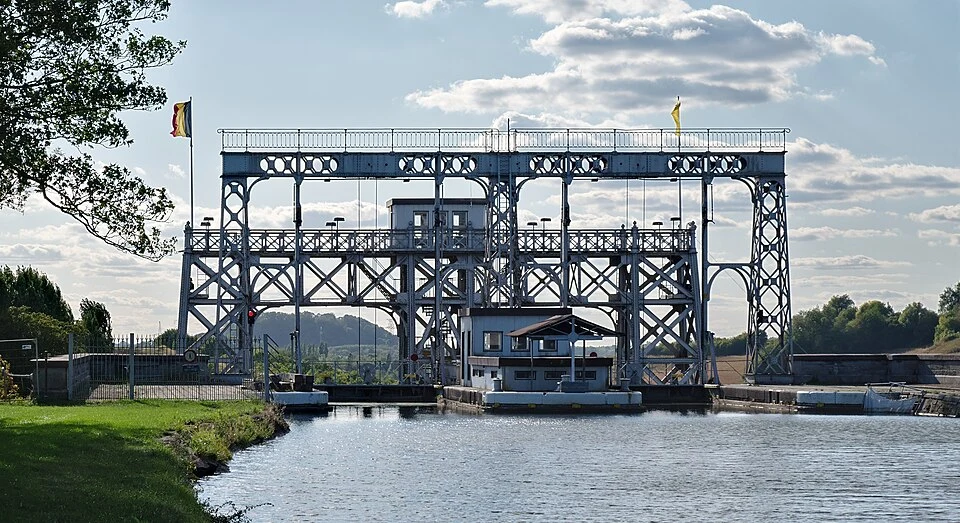 Les quatre ascenseurs du canal du Centre et leur site, La Louvière et Le Roeulx (Hainaut)