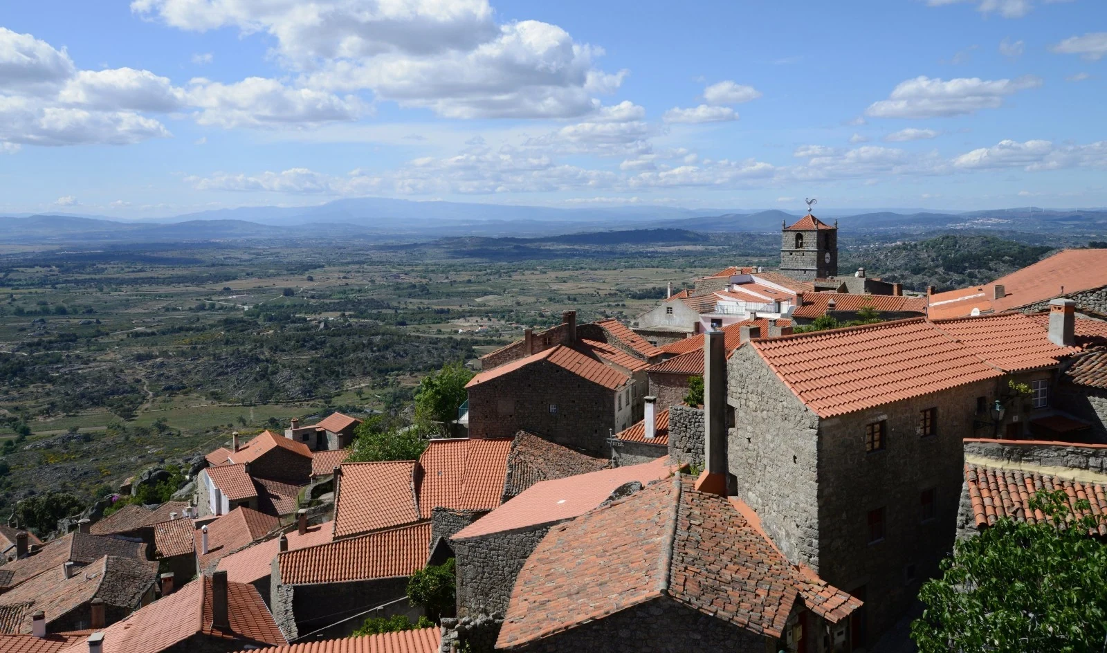 Las casas de piedra de Monsanto