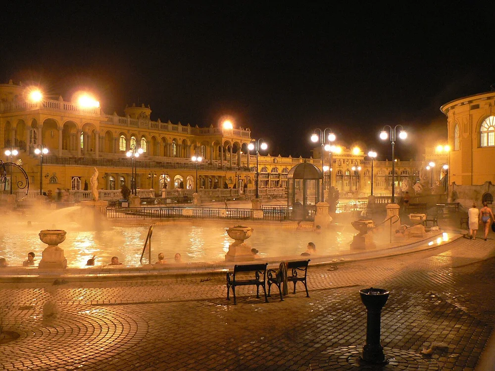 Széchenyi baths by night 1