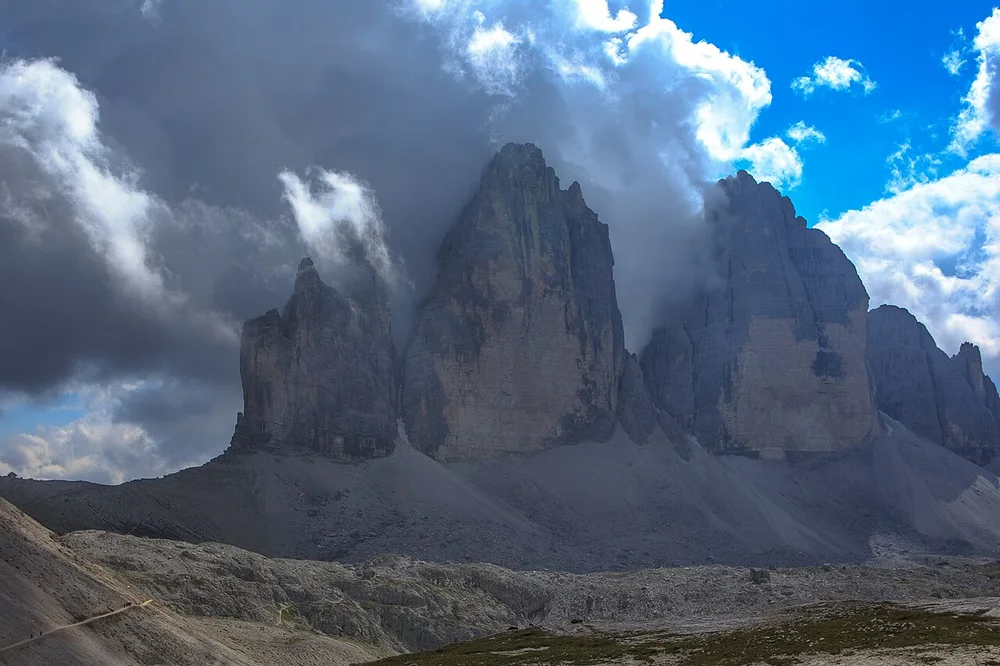 Dolomites - Dobbiaco area - Day 5 to Tre Cime (Drei Zinnen) - classic, stormy views of the peaks - (11059231115)