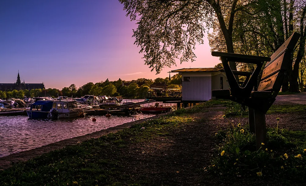 Bench and sunset at Djurgården, east of Stockholm (Sweden) - panoramio